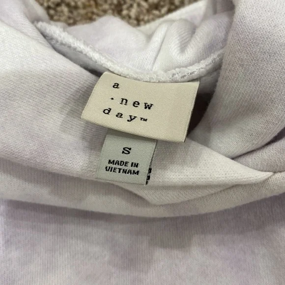 A New Day cropped hoodie - Picture 4 of 5